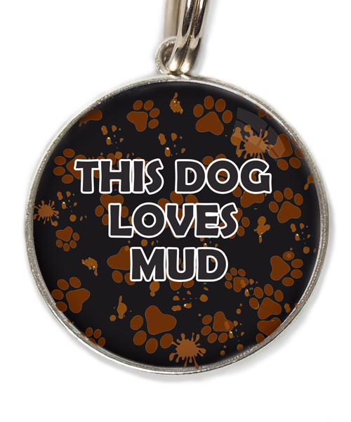 this-dog-loves-mud-huisdierpenning-zwart
