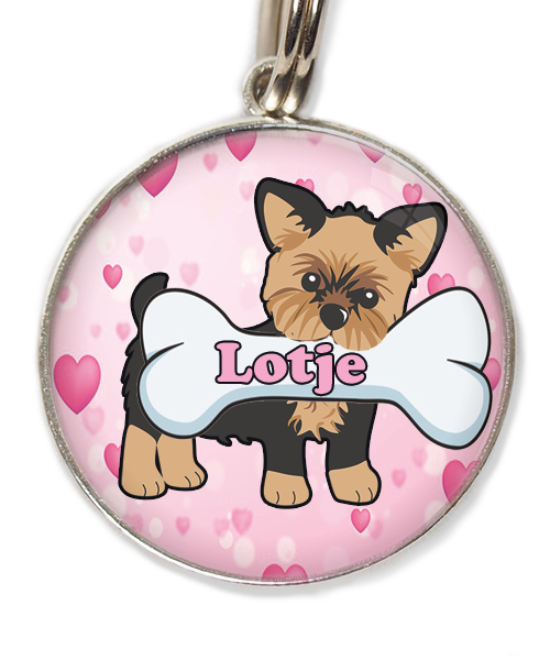 yorkshire-terrier-kort-haar-bruin-zwart-met-naam-been-huisdierpenning-hartjes