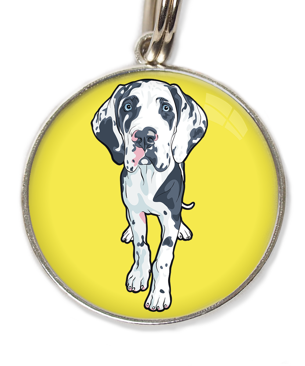 deense-dog-gevlekt-freepik-huisdierpenning-geel