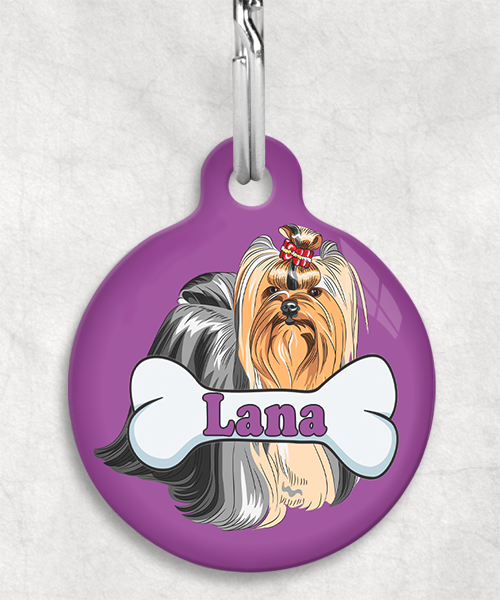 yor-shire-terier-staand-freepik-naam-been-huisdierpenning-lilla