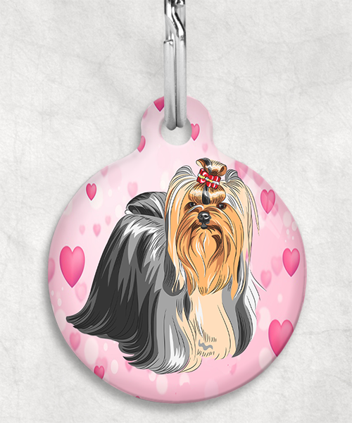 yor-shire-terier-staand-freepik-zonder-naam-huisdierpenning-hartjes