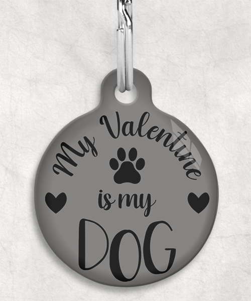 100667-my-valentine-is-my-dog-kleur-achtergrond-huisdierpenning-lichtgrijs