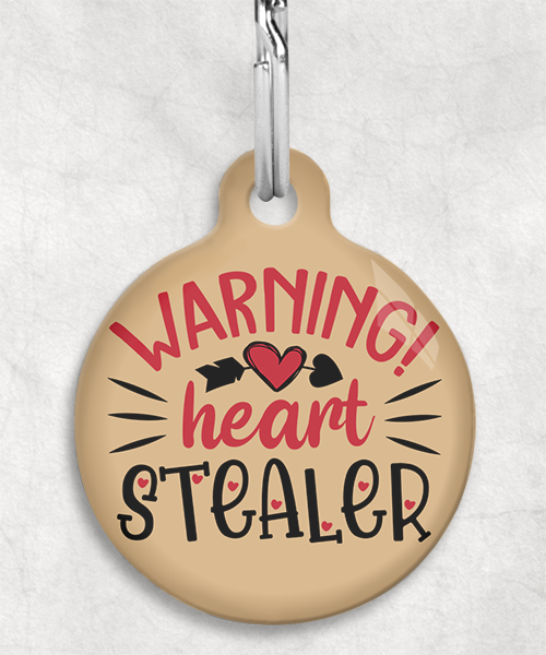 100678-wearning-heart-stealer-kleur-achtergrond-huisdierpenning-beige