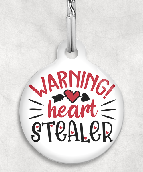 100678-wearning-heart-stealer-kleur-achtergrond-huisdierpenning-wit