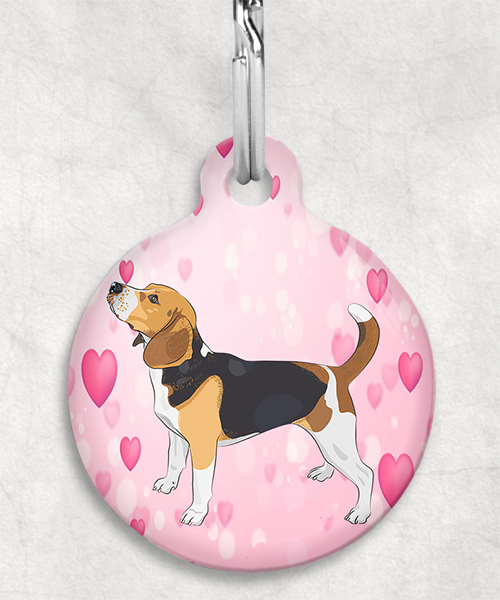 beagle-staand-freepik-zonder-naam-huisdierpenning-hartjes